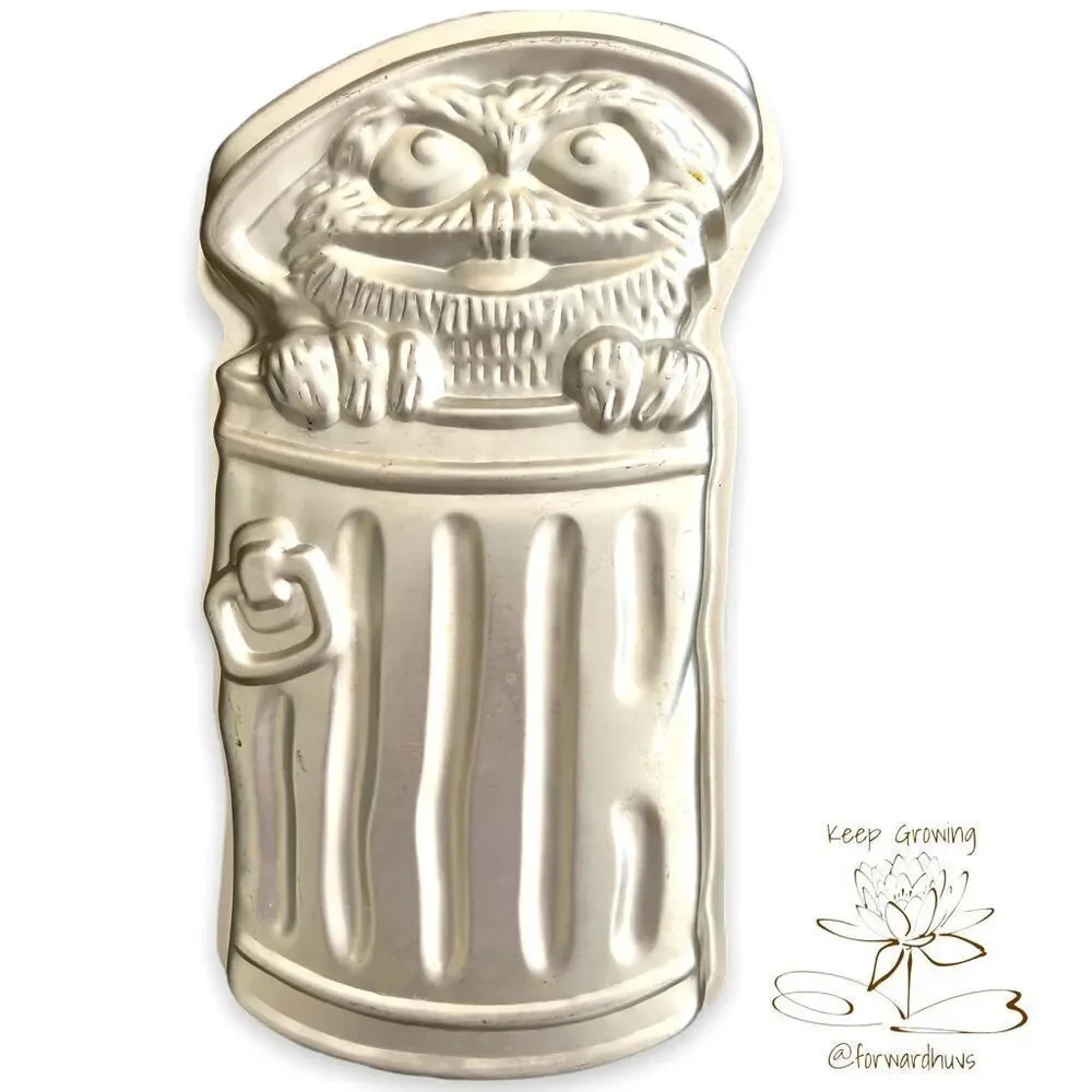 Wilton Oscar the Grouch Vintage Cake Pan